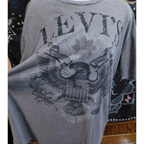 Levi's Eagle Logo Tee - Picture 2 of 3